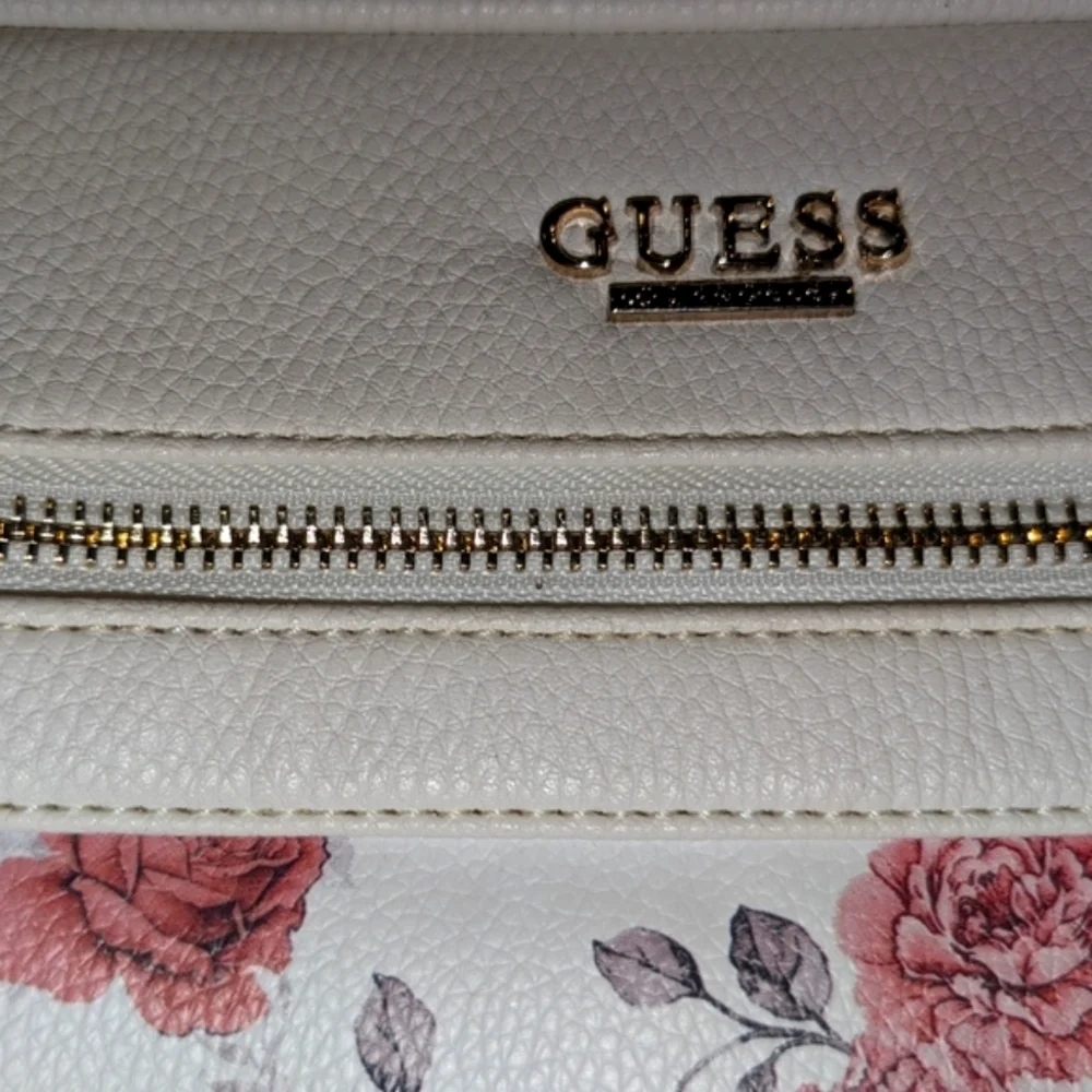 GUESS Floral Print Laptop, EUC
